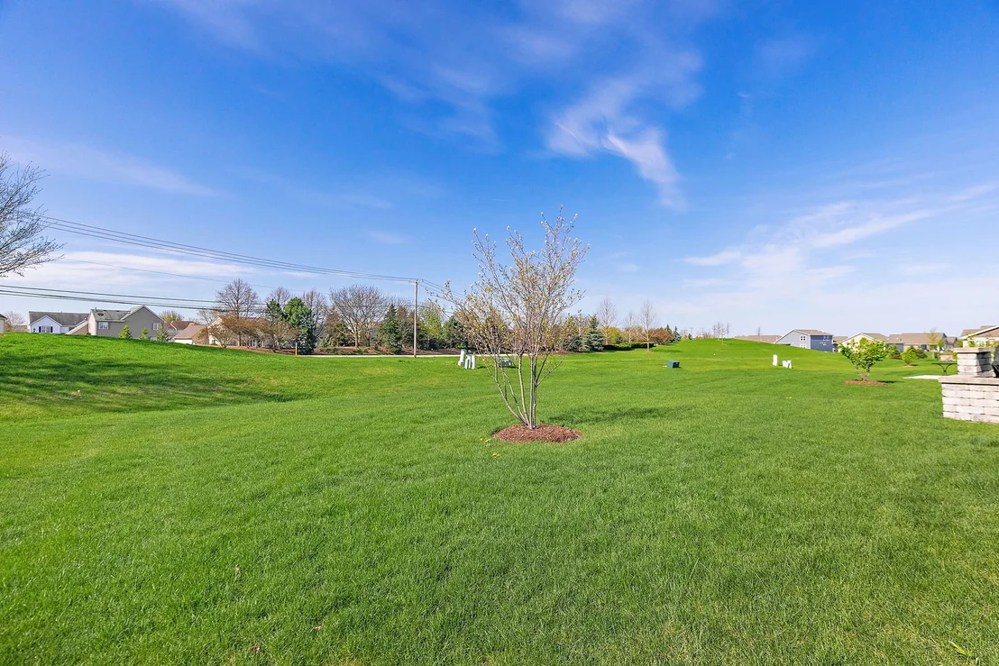 Photo of 979 Crestview Lane