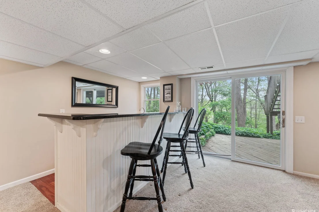 Photo of 635 Oakview Drive
