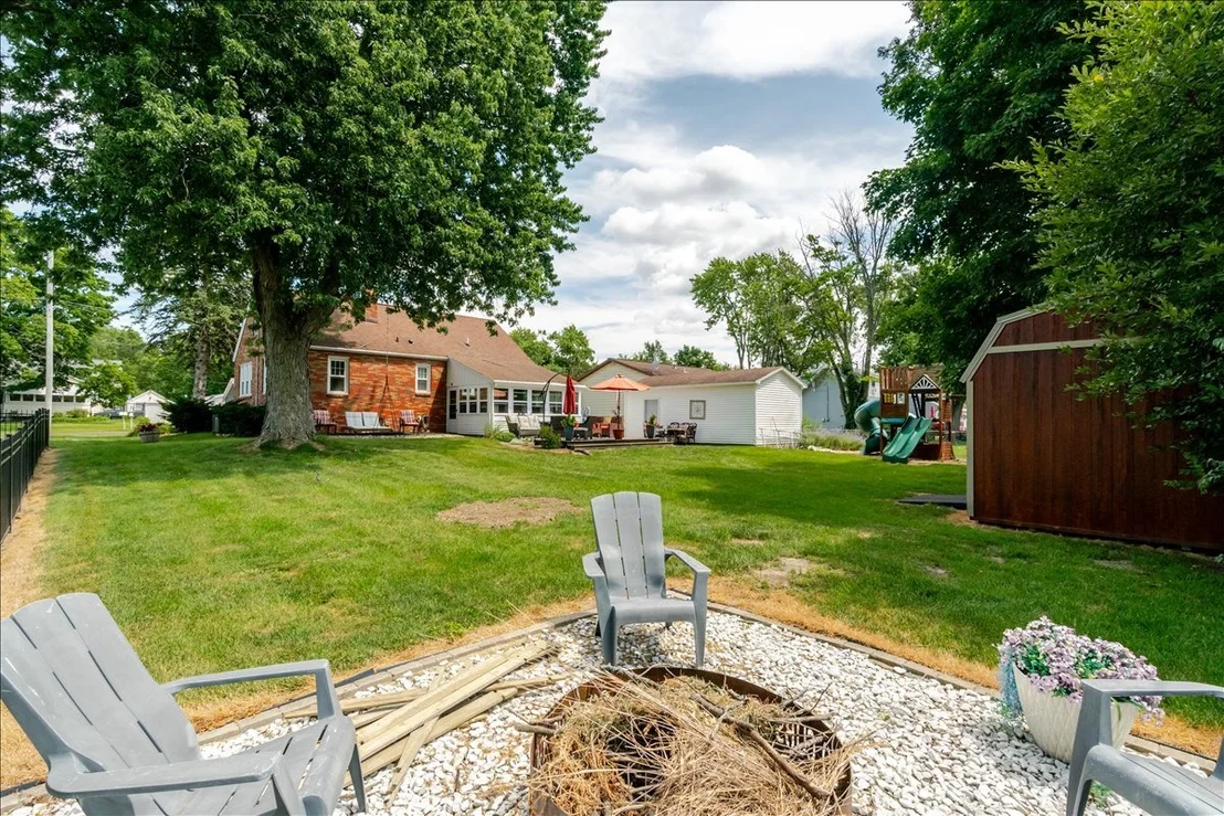 Photo of 111 LOREN Street