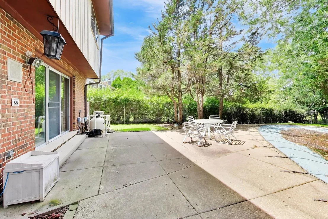 Photo of 1014 E Crabtree Drive