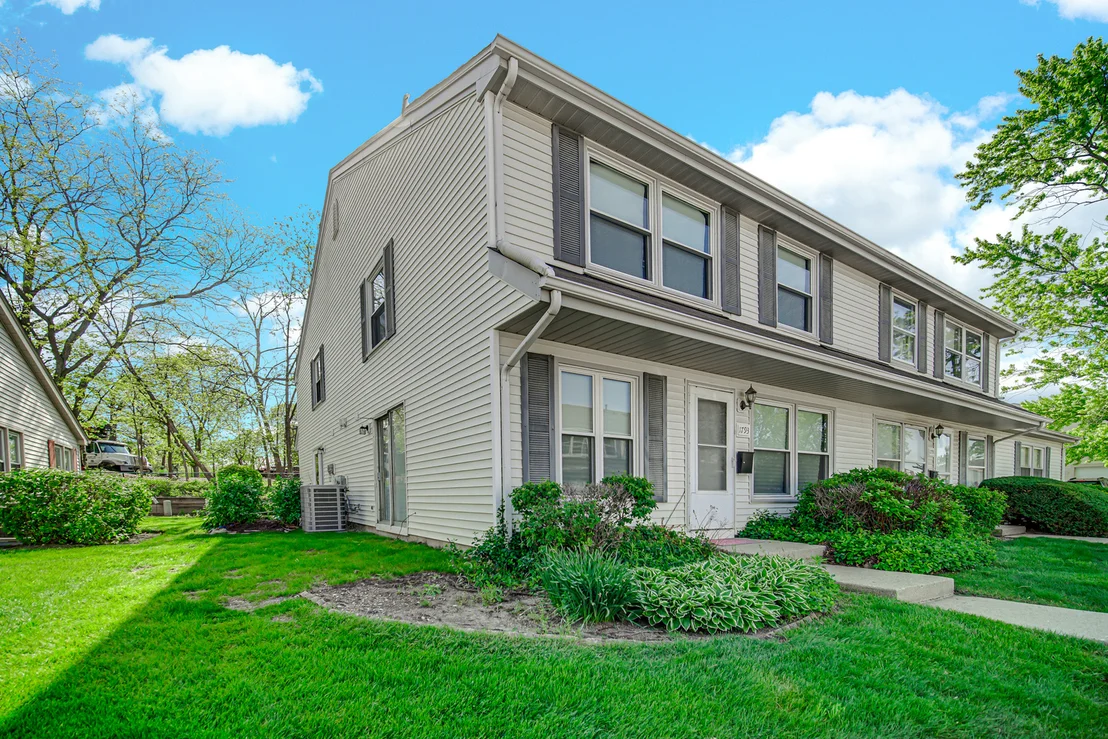 Photo of Unit 0 at 1793 Queensbury Circle