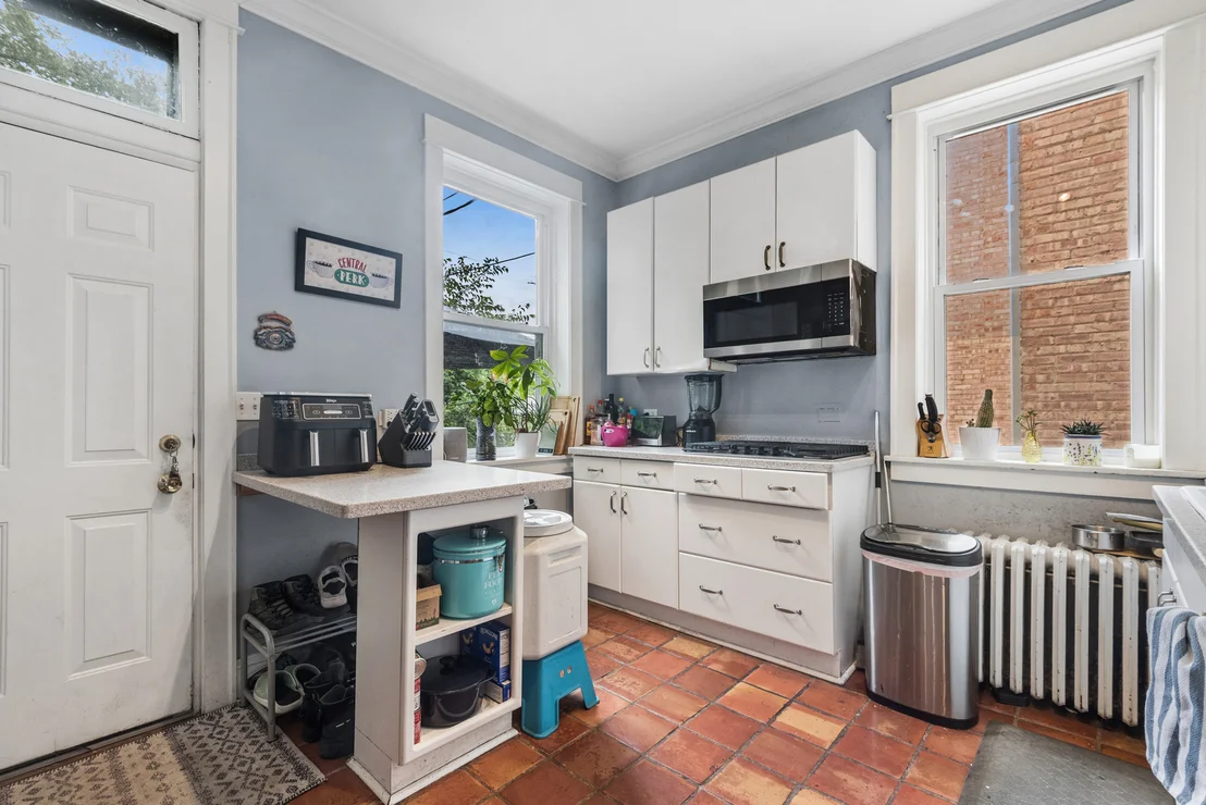 Photo of 1329 W Pratt Boulevard