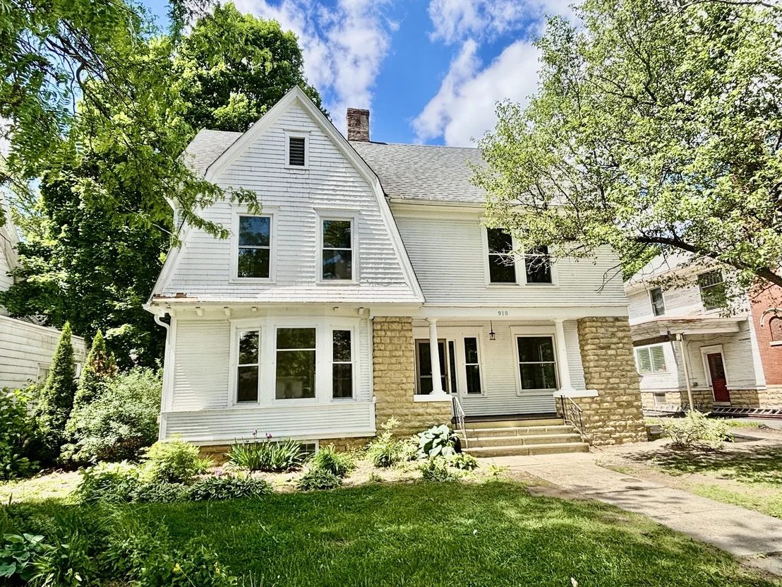 Photo of 910 N State Street