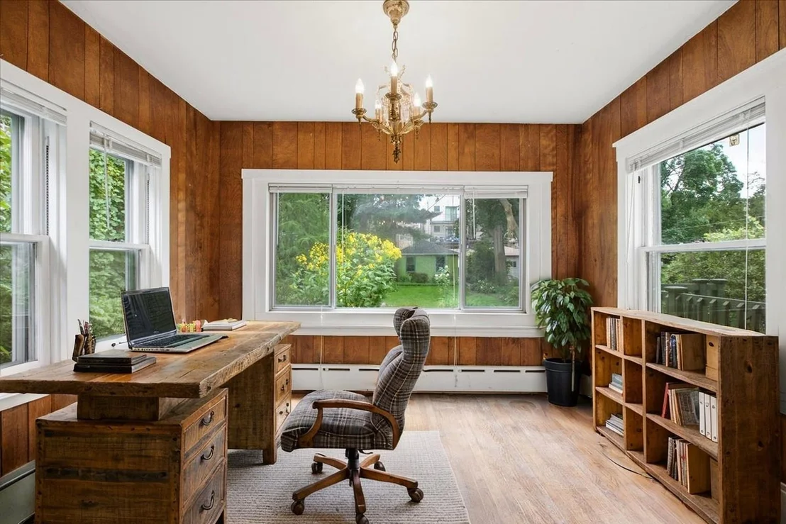 Photo of 1527 W JUNEWAY Terrace