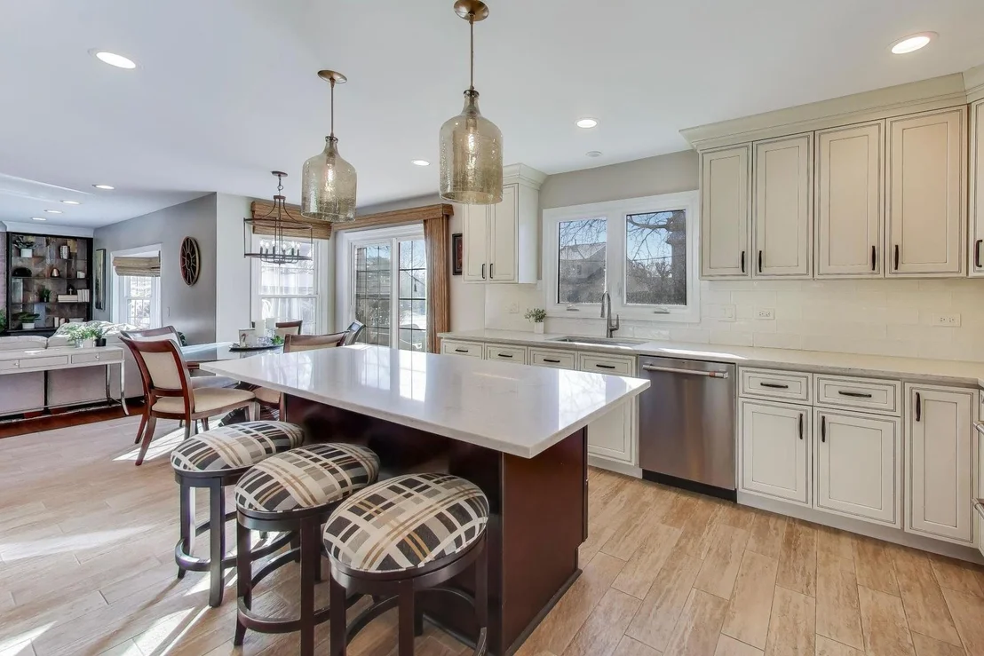 Photo of 829 Heatherstone Drive