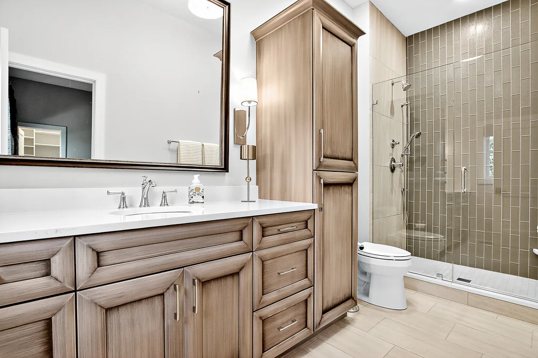 Photo of 827 Edgewater Parkway