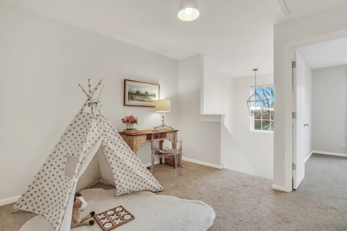 Photo of 983 Ellsworth Drive