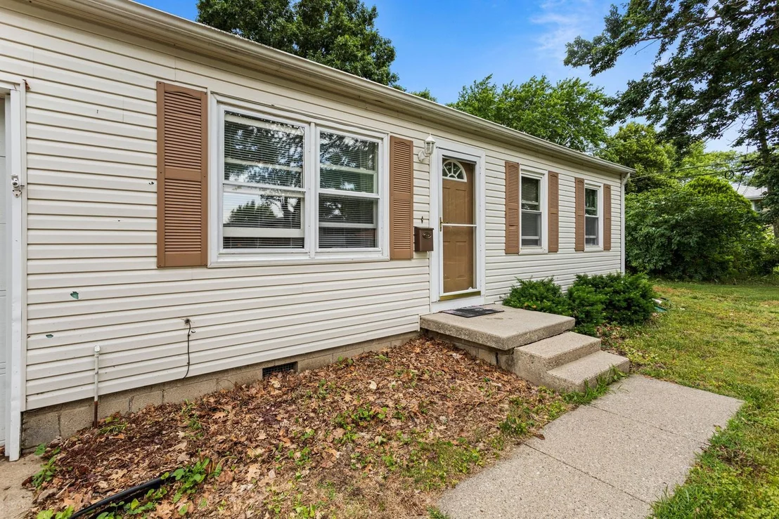 Photo of 1303 Eastern Drive