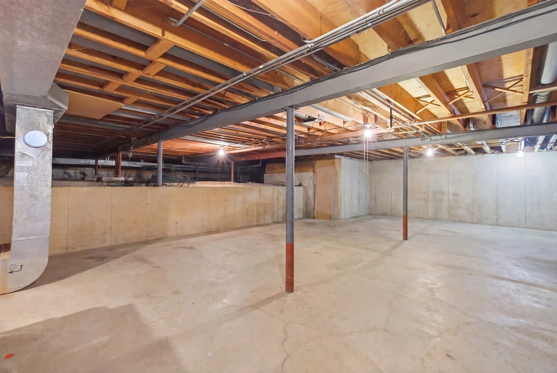 Photo of 955 Summit Drive
