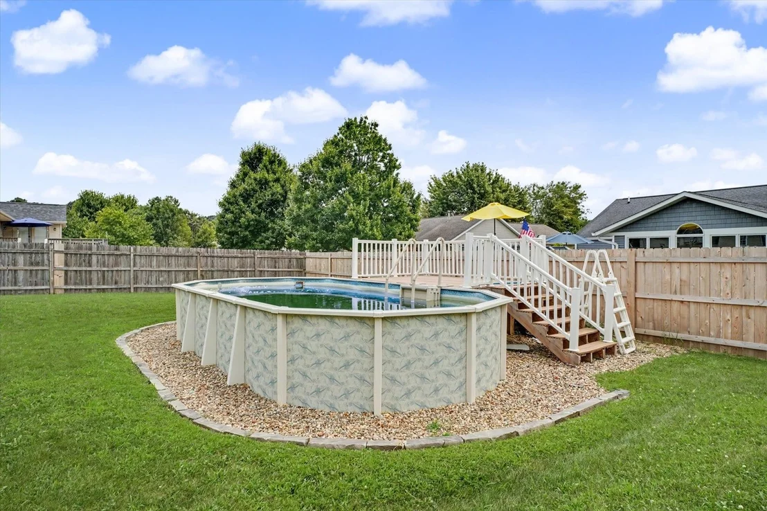 Photo of 1203 EDGEVIEW Drive