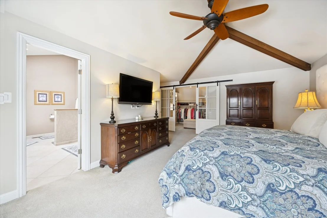 Photo of 8401 Golfview Drive