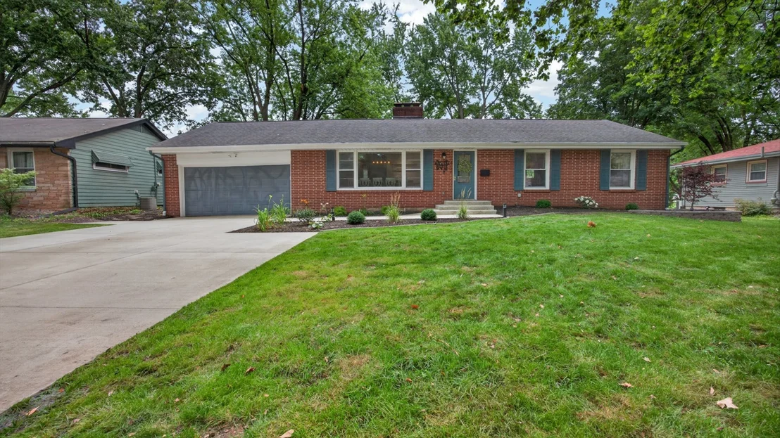 Photo of 1402 Maplewood Drive