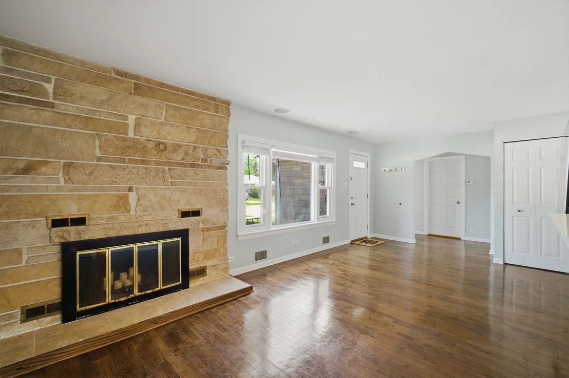 Photo of 1522 N Hillside Avenue