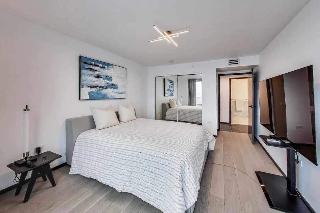 Photo of Unit 1310 at 1720 Maple Avenue