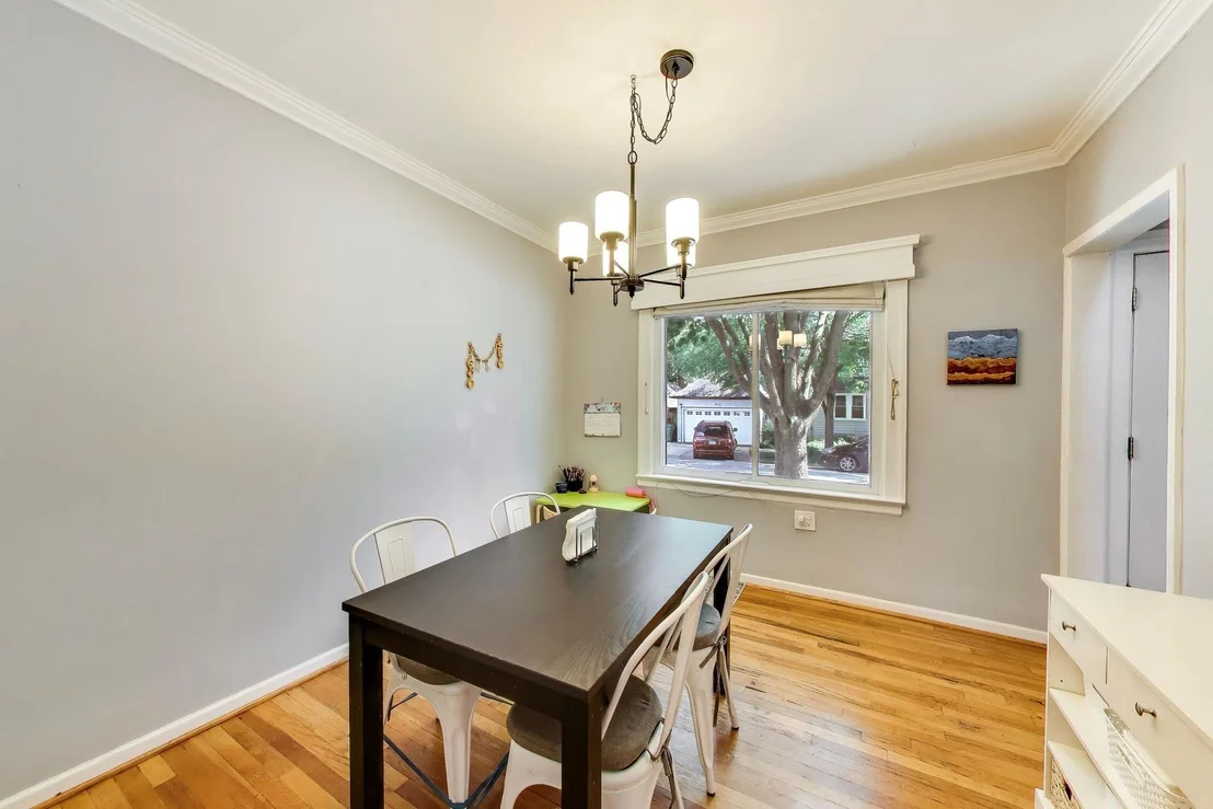 Photo of 834 Carpenter Avenue