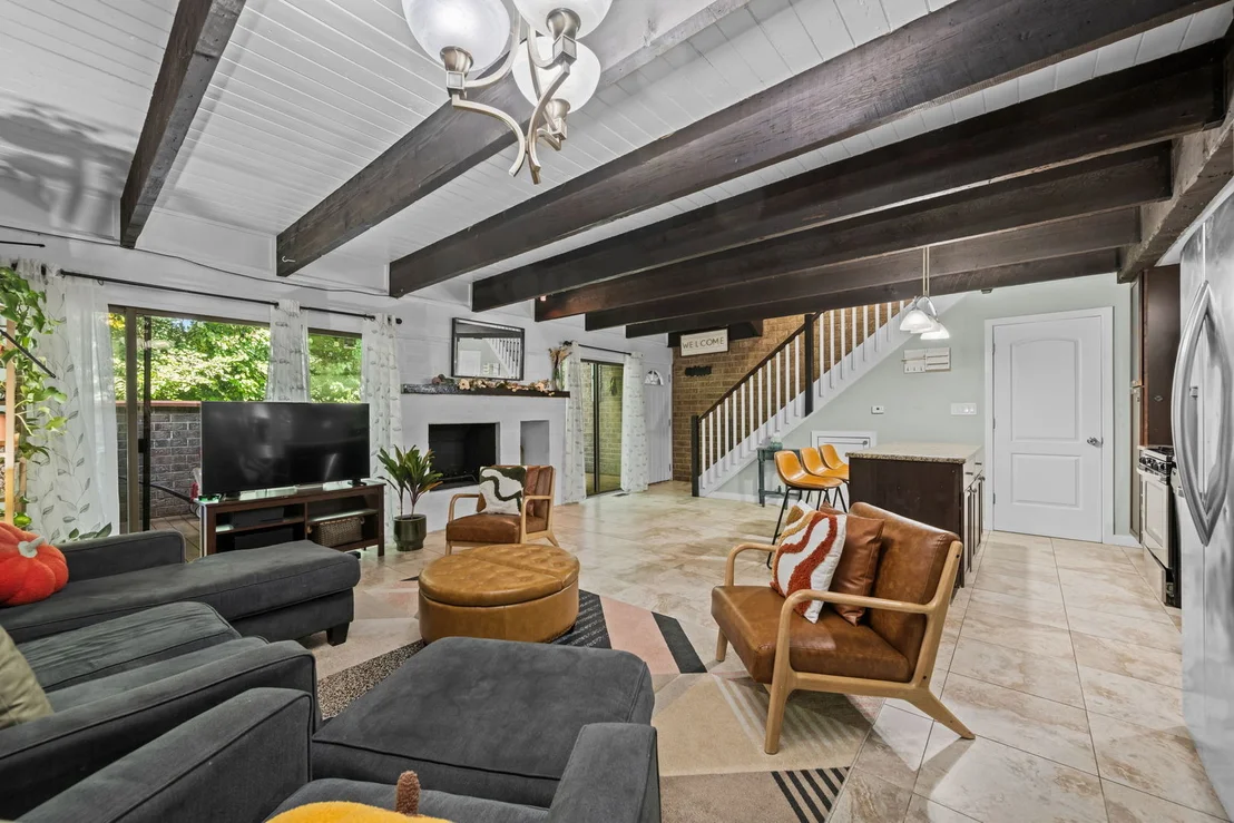 Photo of 607 Kenneth Circle