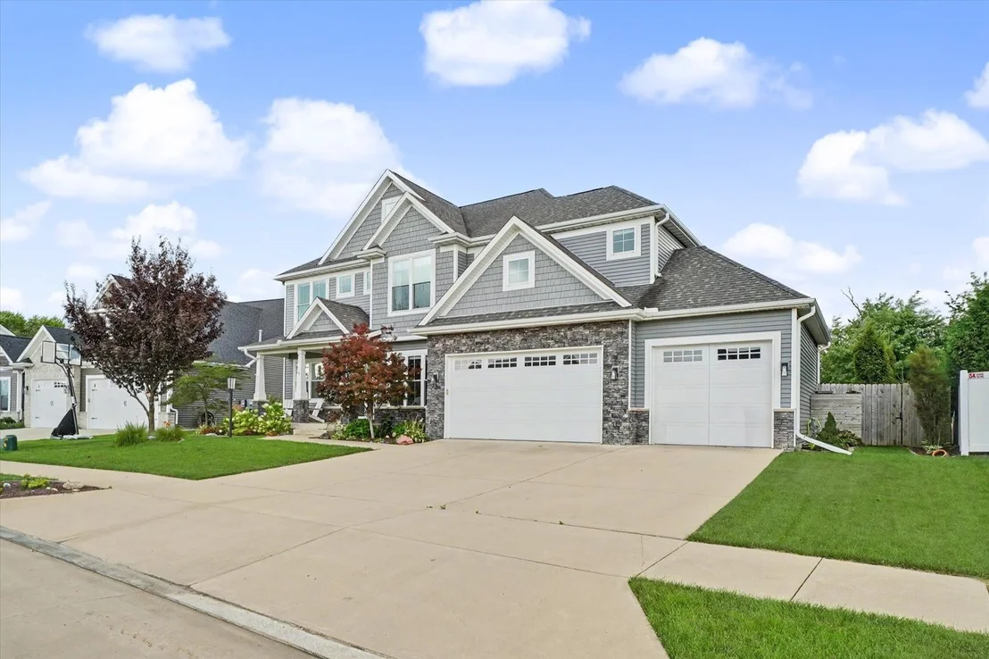 Photo of 413 Lake Falls Boulevard