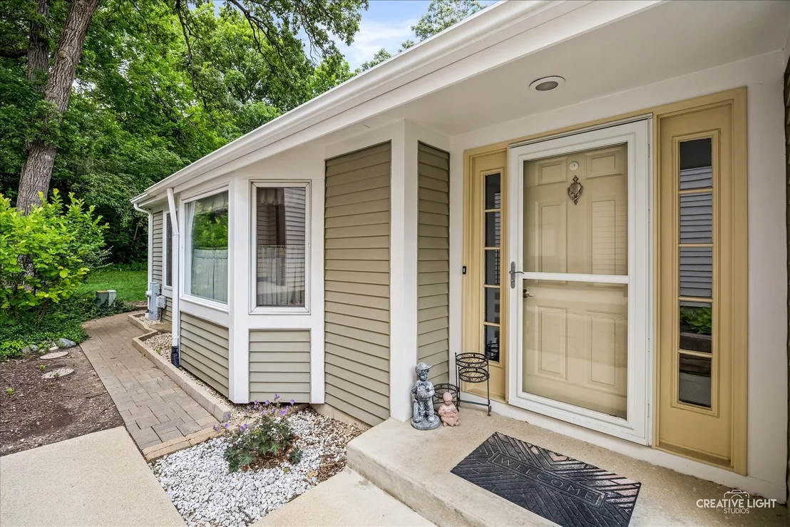 Photo of 17 White Oak Lane