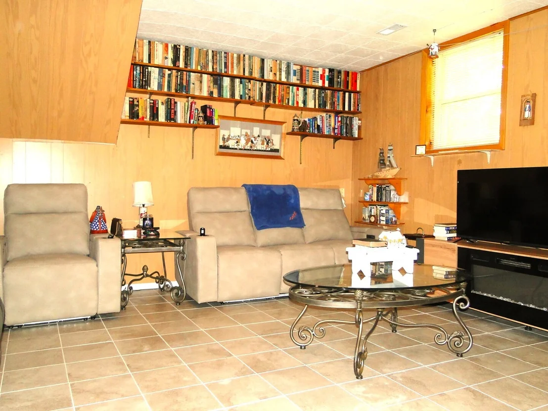 Photo of 112 Fairlane Drive