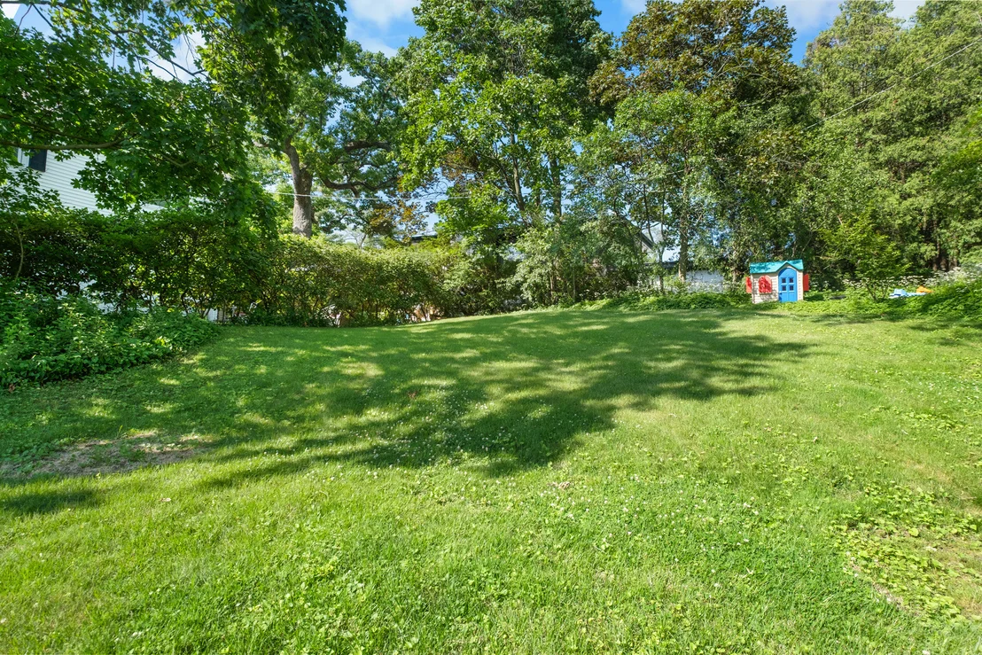 Photo of 559 Hillside Drive