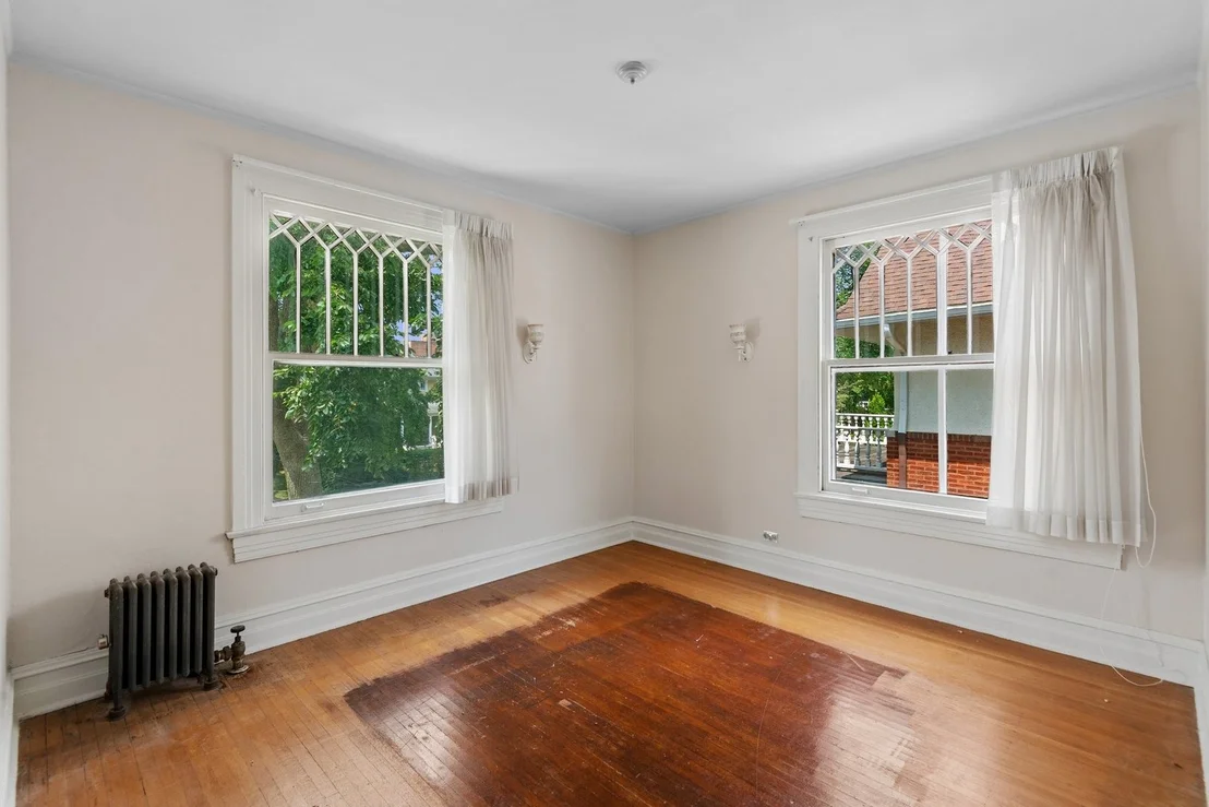 Photo of 929 Sheridan Road