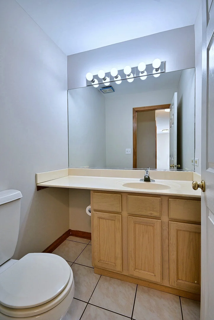 Photo of 148 Schiller Square