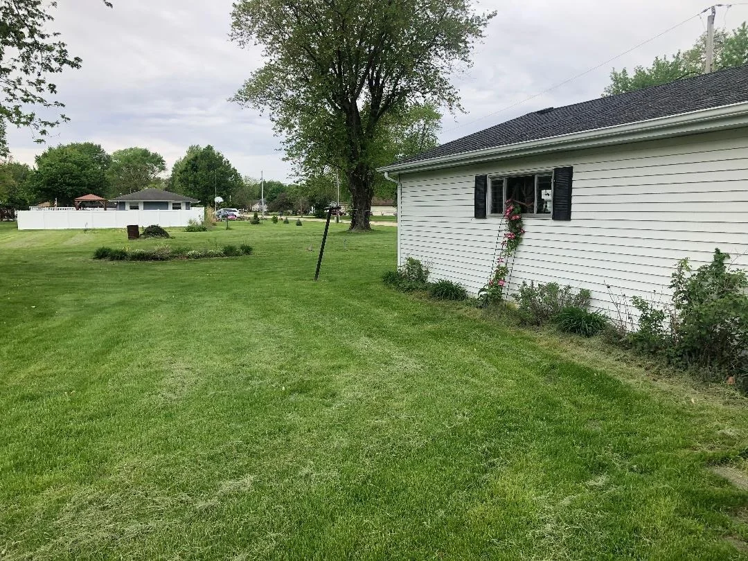Photo of 196 N Division Street