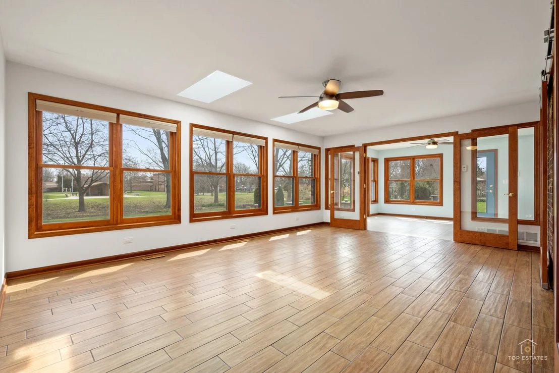 Photo of 225 Fairway Drive