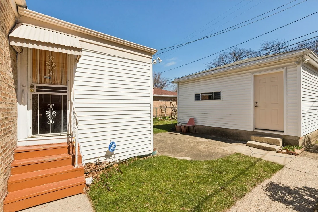 Photo of 207 Brown Avenue