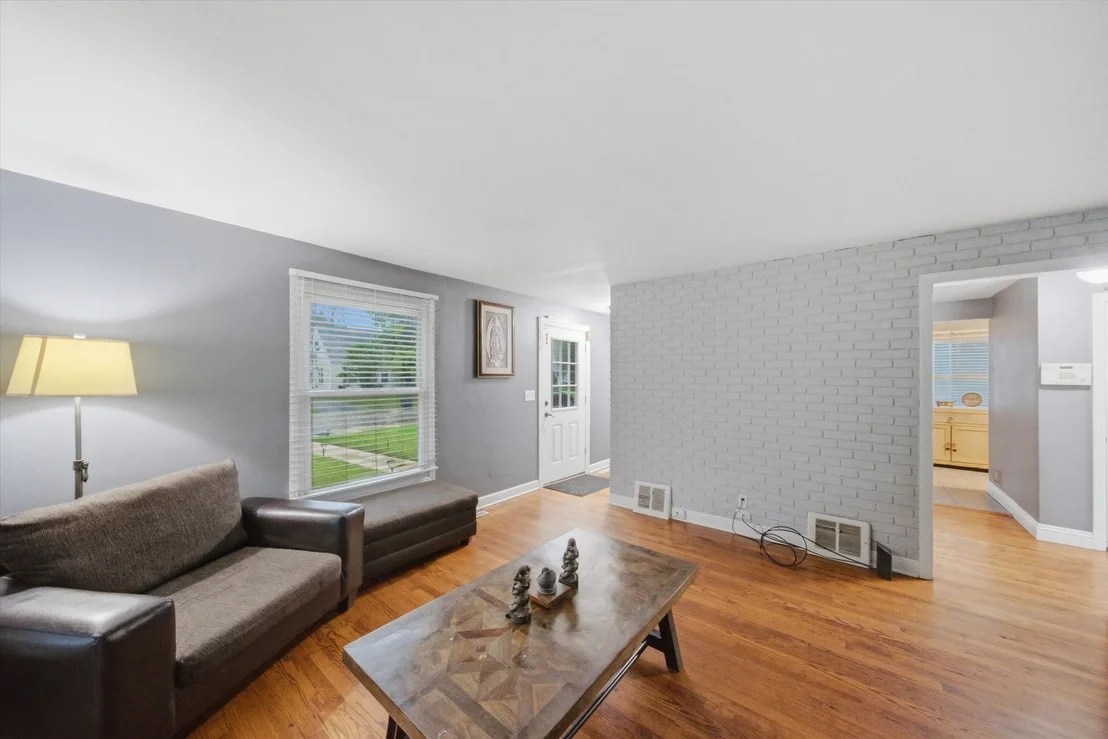 Photo of 525 Sunset Drive