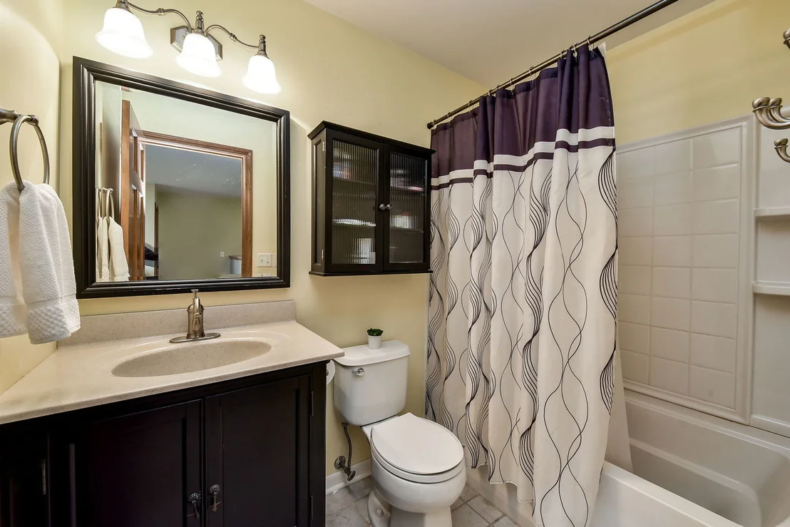 Photo of 1192 Griffith Avenue