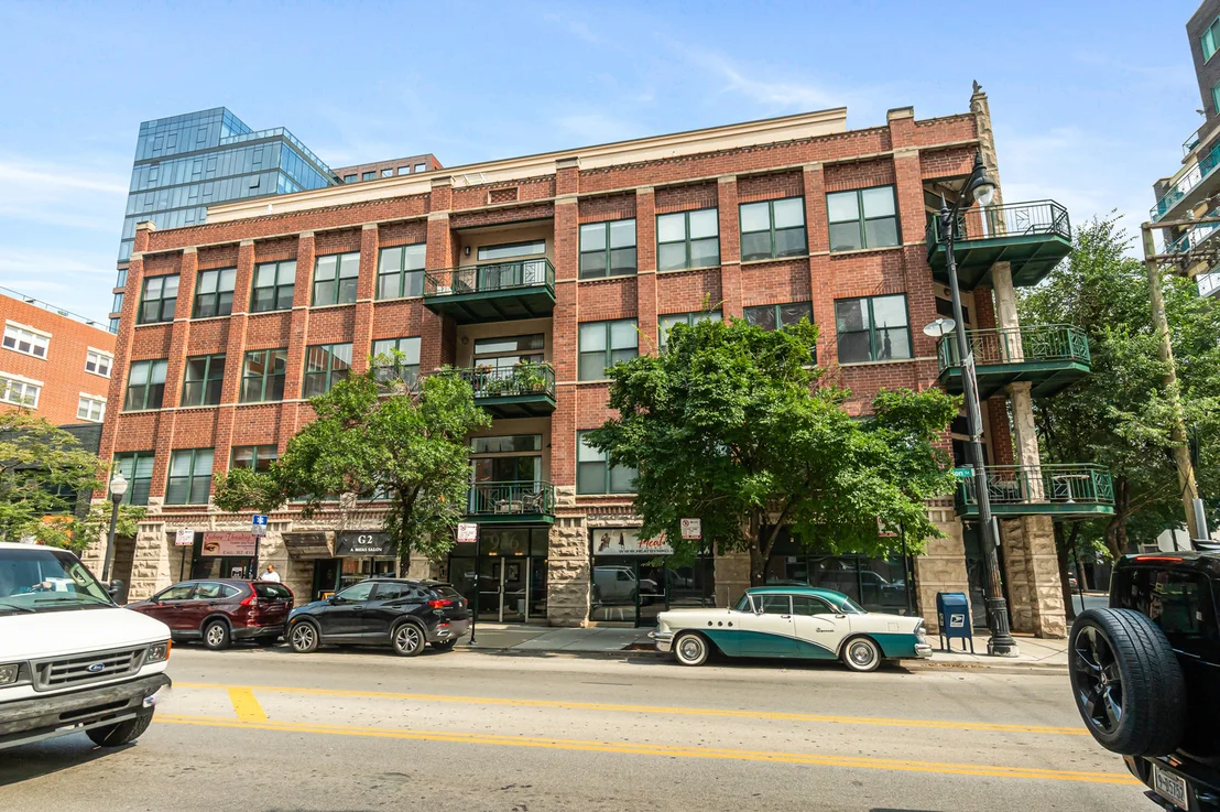 Photo of Unit D2 at 936 W Madison Street