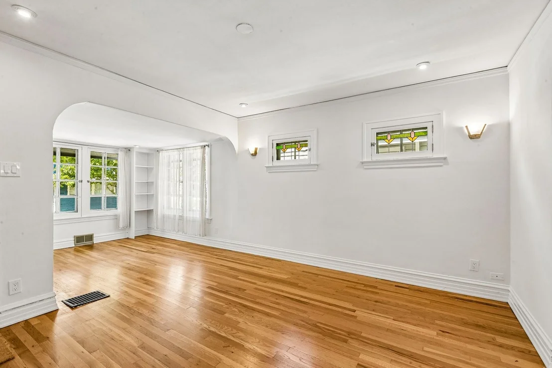 Photo of 848 Carpenter Avenue