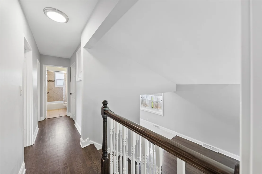 Photo of 408 W Commonwealth Lane