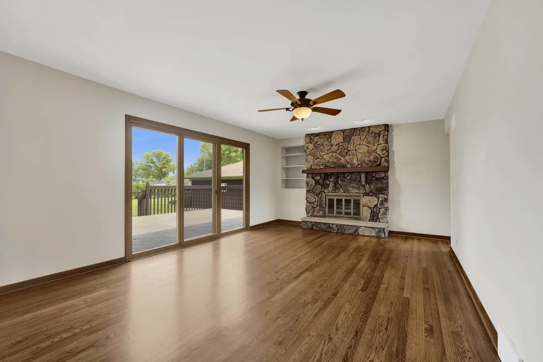 Photo of 18W724 20th Place