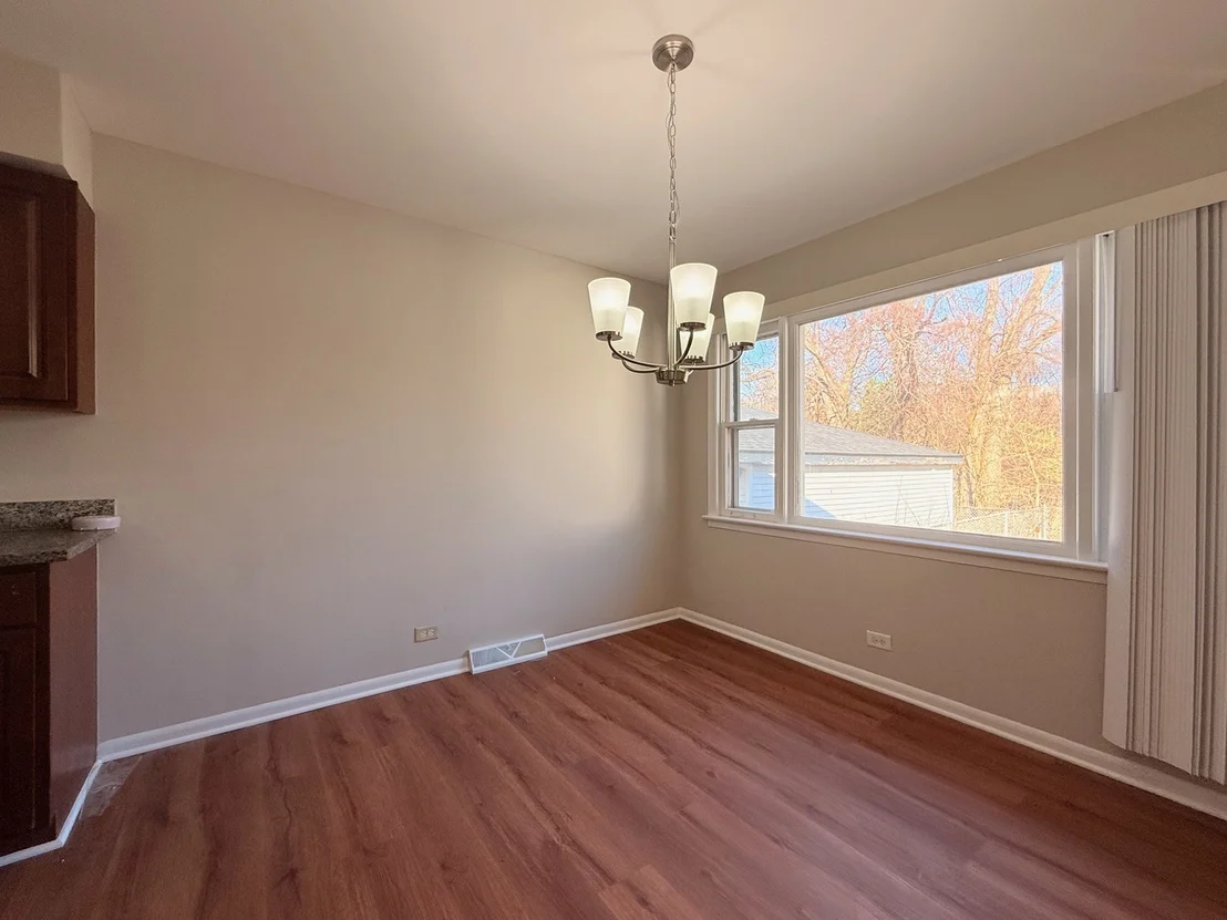 Photo of 15565 Madison Avenue