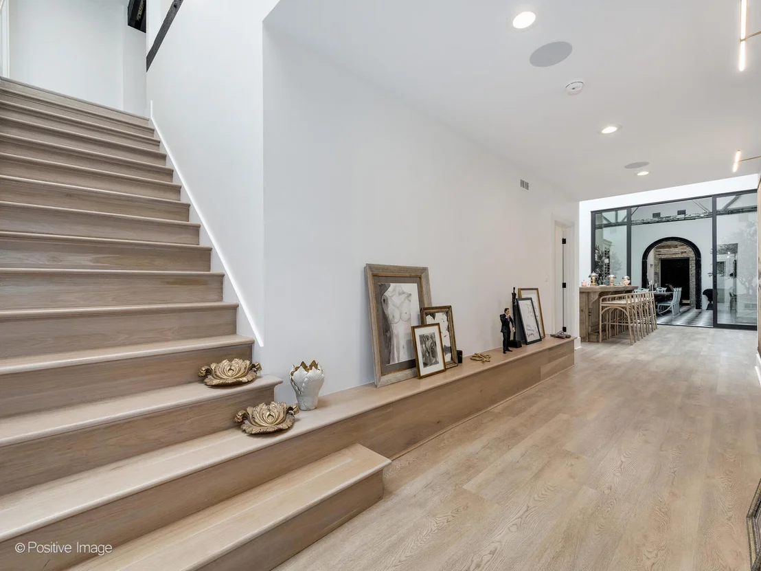 Photo of 2733 N Pulaski Road