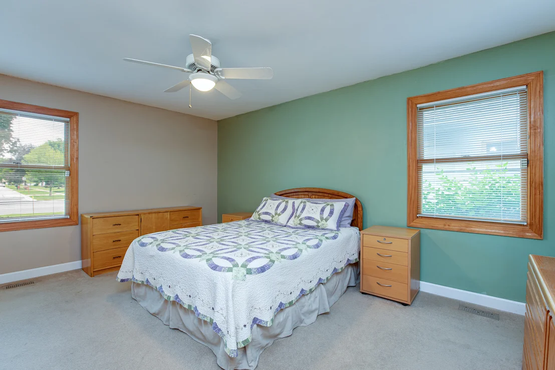 Photo of 955 Bernard Drive