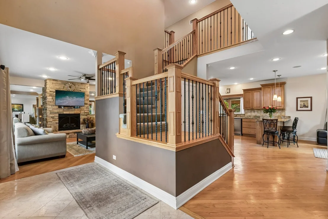 Photo of 610 W Lonnquist Boulevard