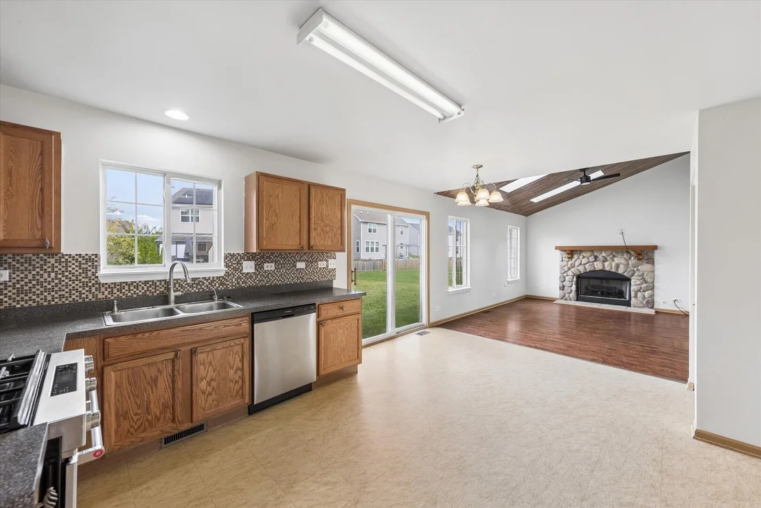 Photo of 7805 MOSSHEATHER Drive