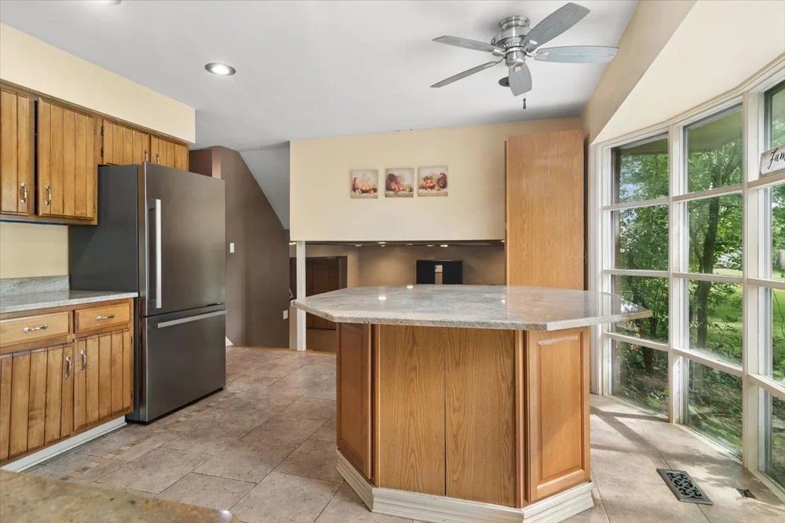Photo of 211 W Pickwick Road