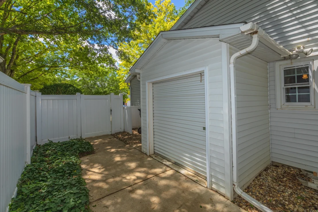 Photo of 1614 Barton Drive