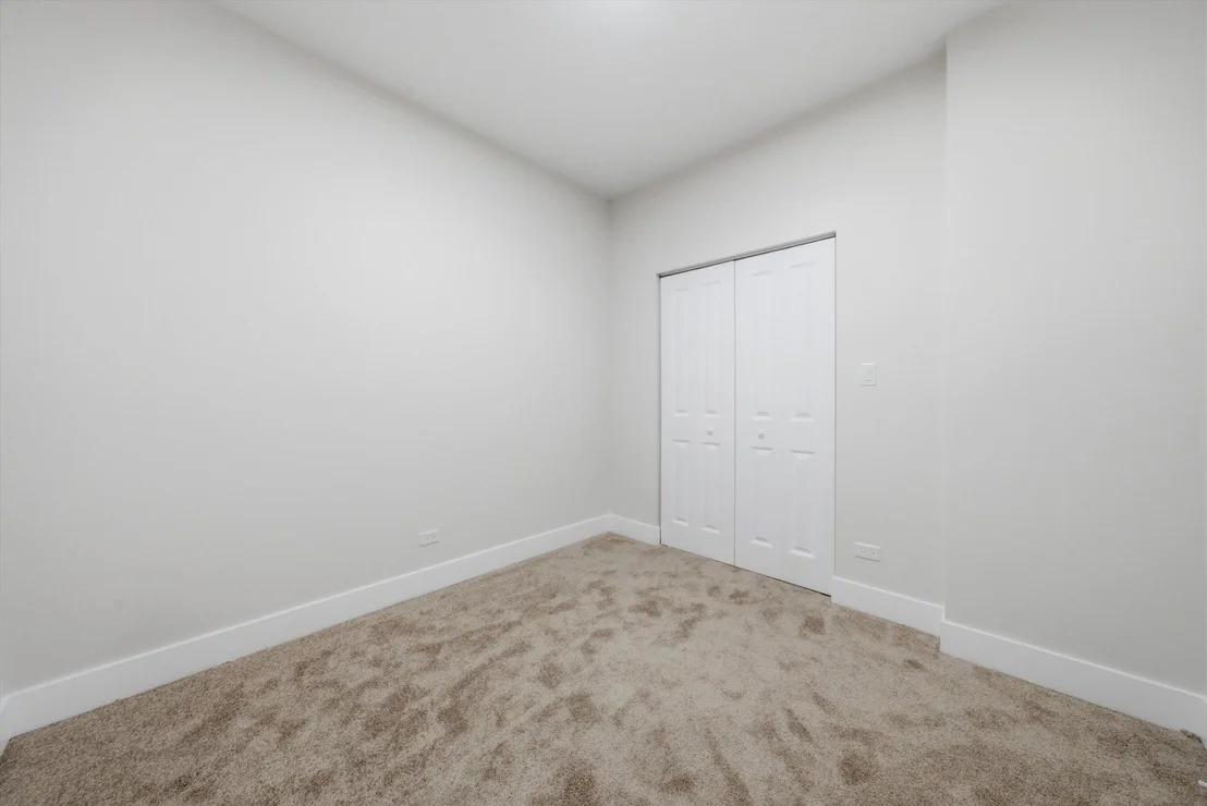 Photo of 5840 S Artesian Avenue