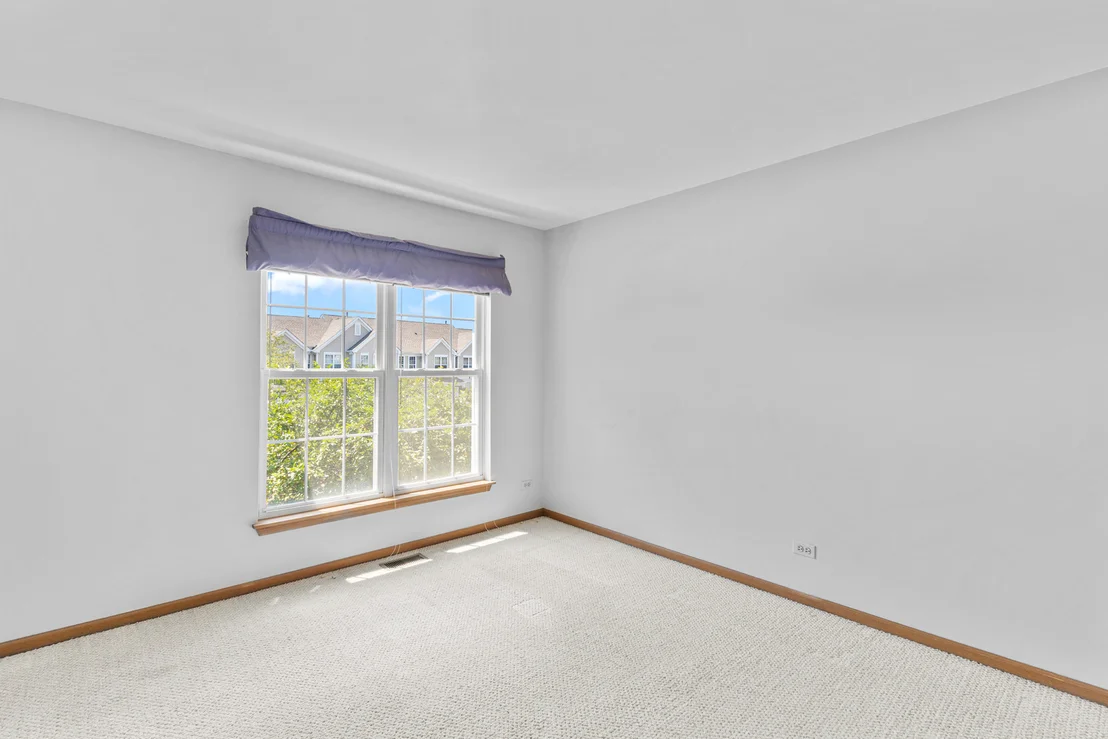 Photo of Unit 0 at 2212 Rossiter Parkway