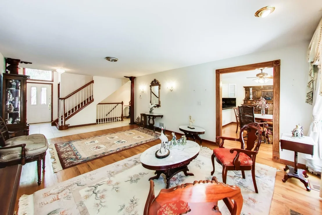 Photo of 133 Schiller Place