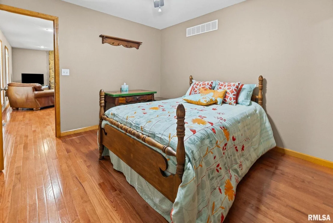 Photo of 520 DEERFIELD Road