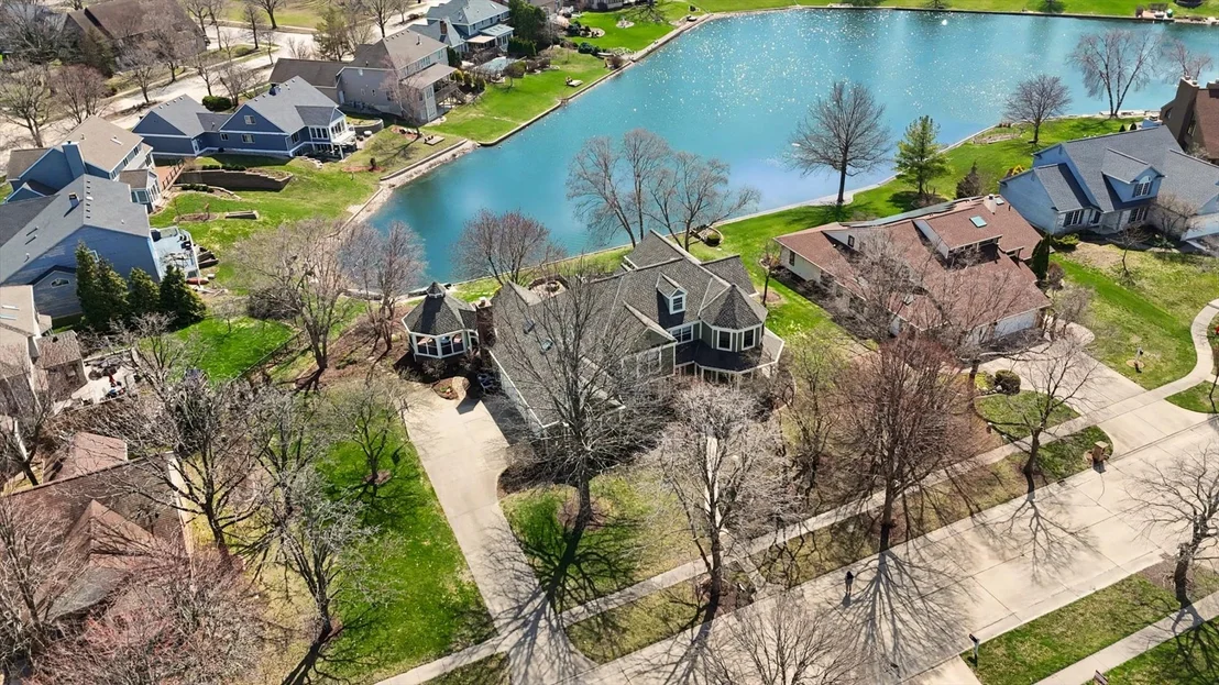 Photo of 2204 Edgewater Place