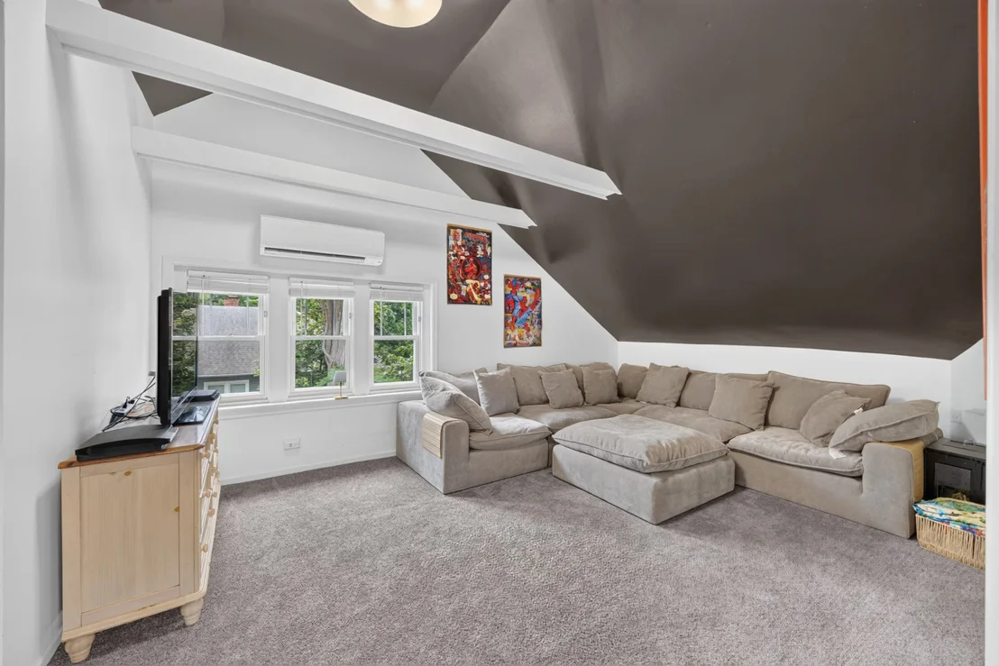 Photo of 1739 Cedar Road