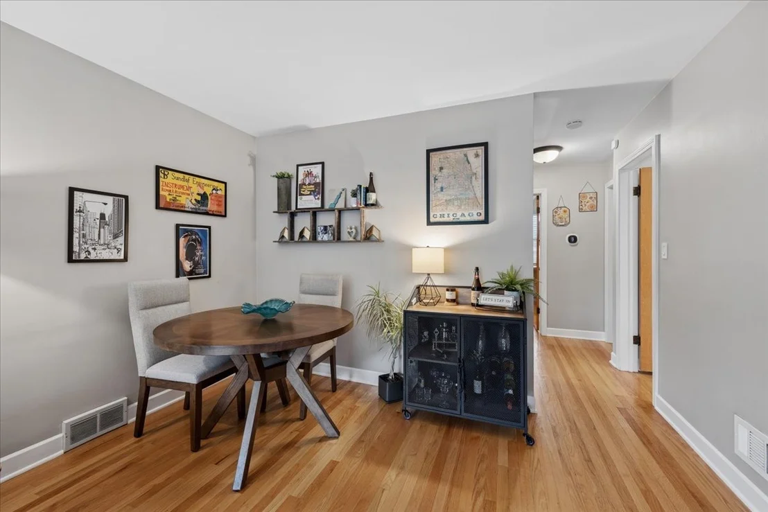 Photo of 8936 W Forestview Avenue