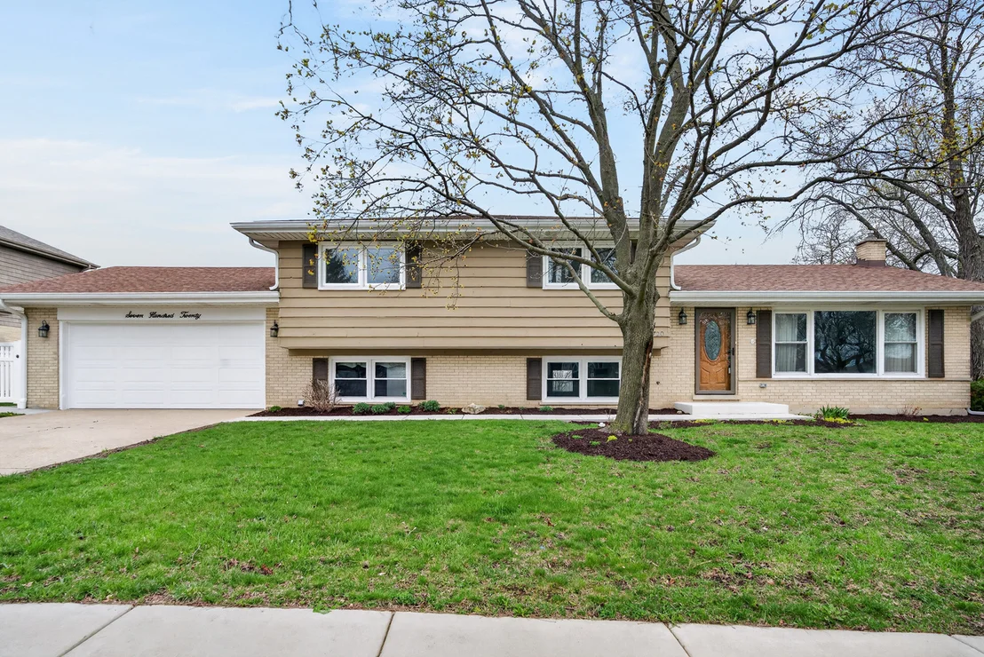 Photo of 720 PRESTON Lane